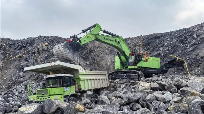 挖掘机租赁合同模板：建筑工地租赁必备指南