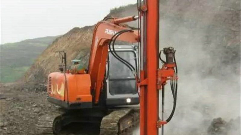 挖掘机液压系统维修：关键步骤与注意事项